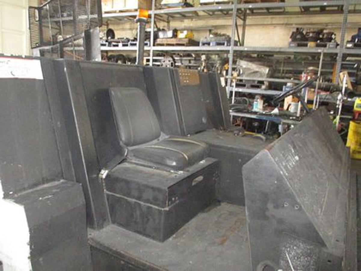 Push Back Tractor FMC B-1200