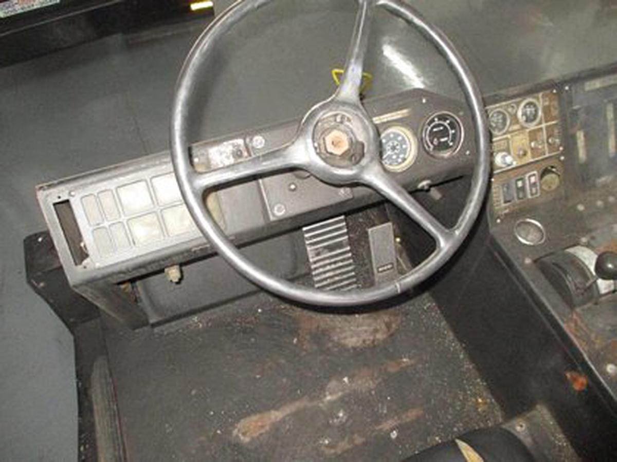 Push Back Tractor FMC B-1200