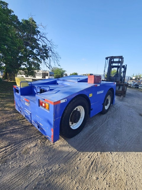 Push Back Tractor FMC B350E