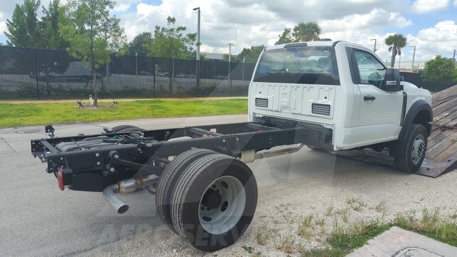 Truck Chassis Ford F-600