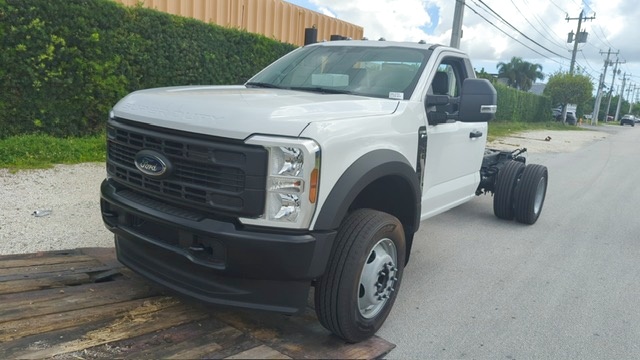 Truck Chassis Ford F-600