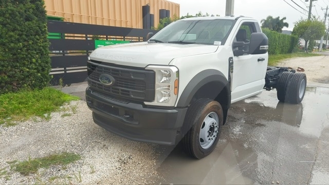 Truck Chassis Ford F-600