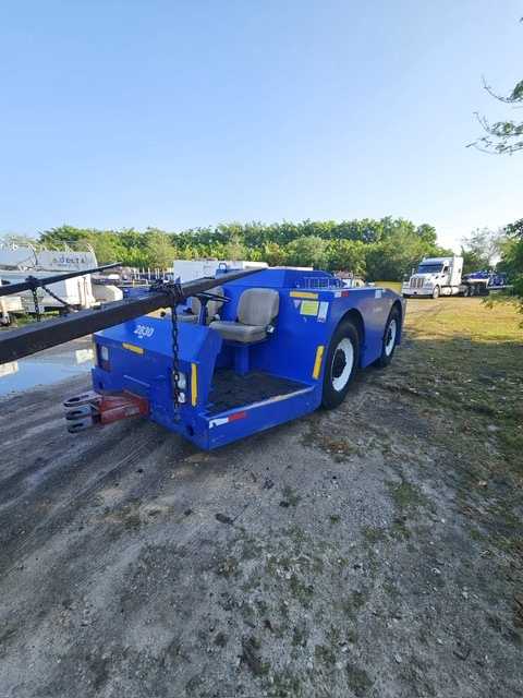 Push Back Tractor FMC B350E