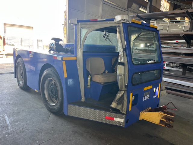 Push Back Tractor FMC B-300