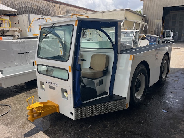 Push Back Tractor FMC B-300