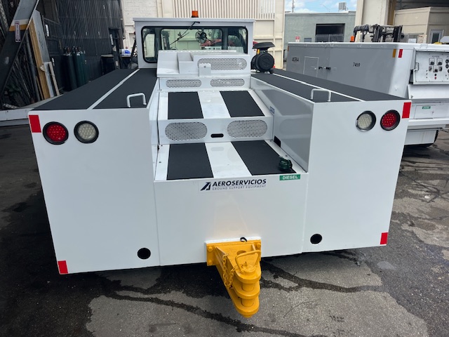 Push Back Tractor FMC B-300