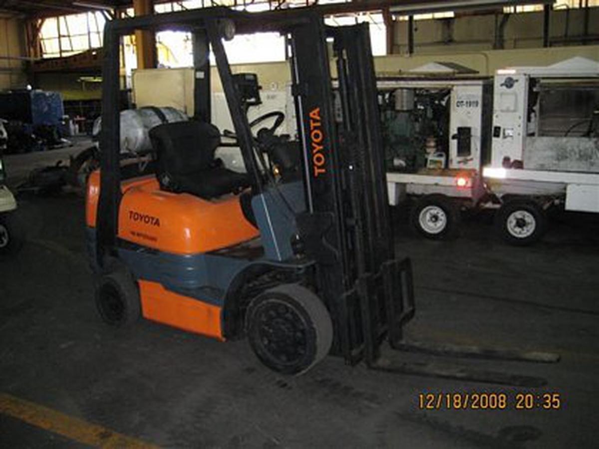 Forklift Toyota 6FGCU20