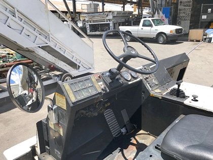 Push Back Tractor FMC B-1200