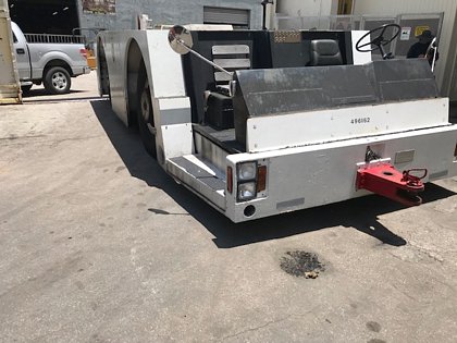 Push Back Tractor FMC B-1200