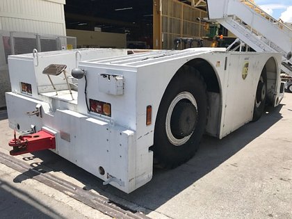 Push Back Tractor FMC B-1200