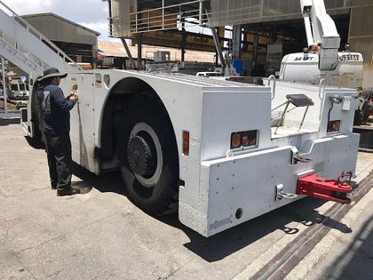 Push Back Tractor FMC B-1200