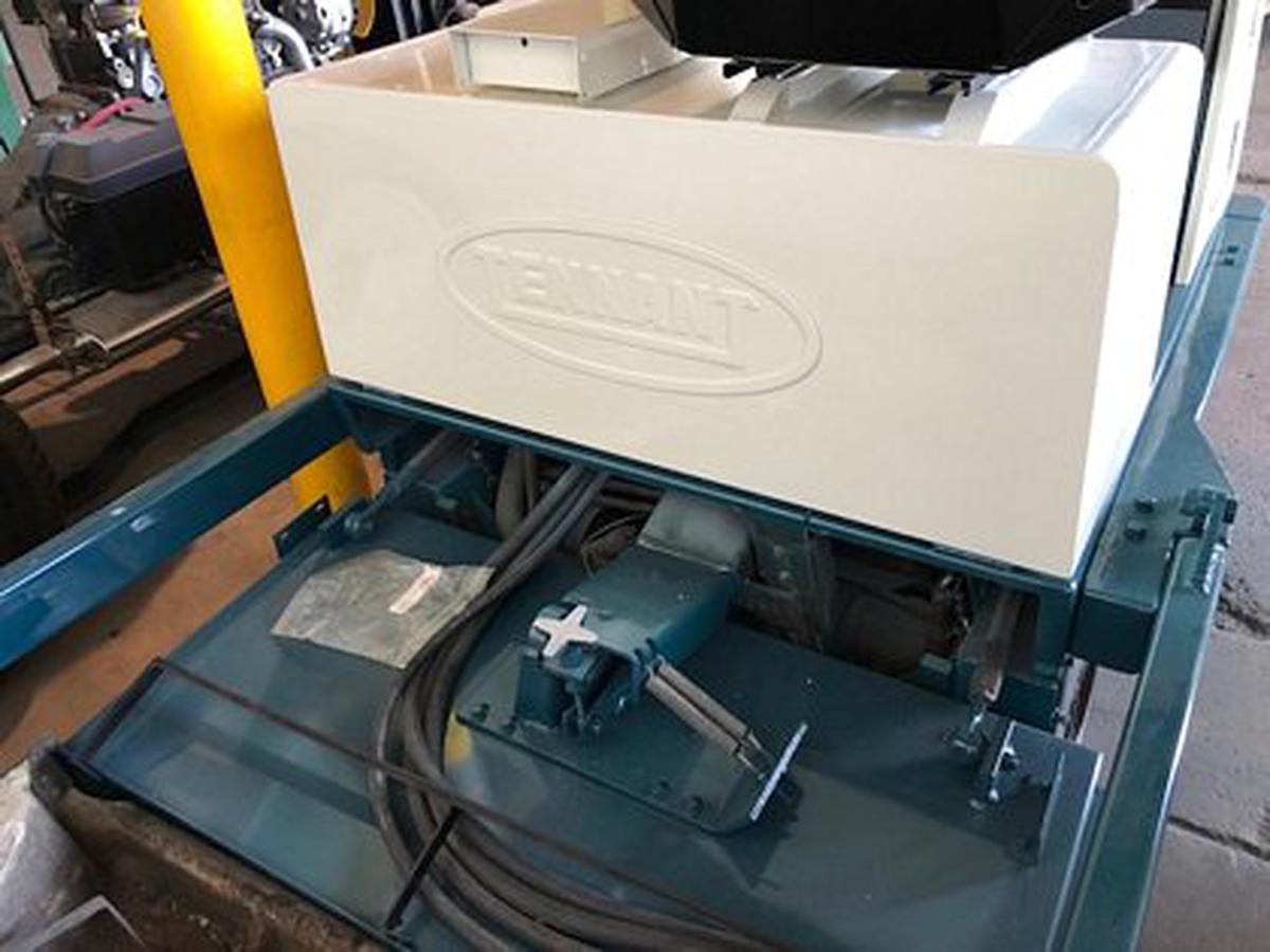 Rider Floor Scrubber Tennant 520
