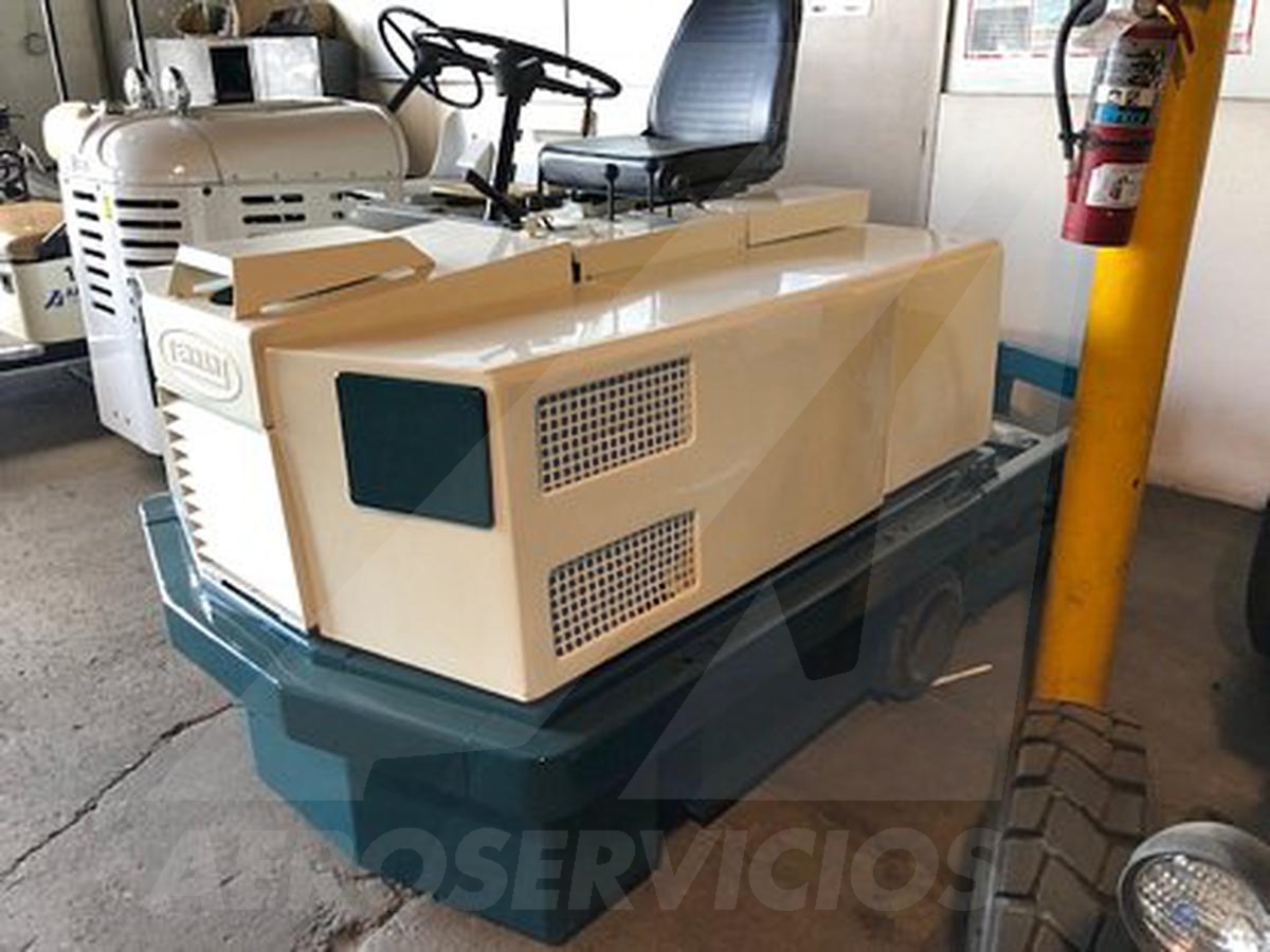 Rider Floor Scrubber Tennant 520