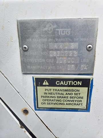 Belt Loader Tug 660E