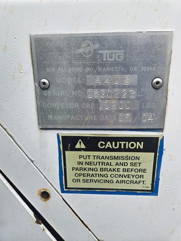 Belt Loader Tug 660E