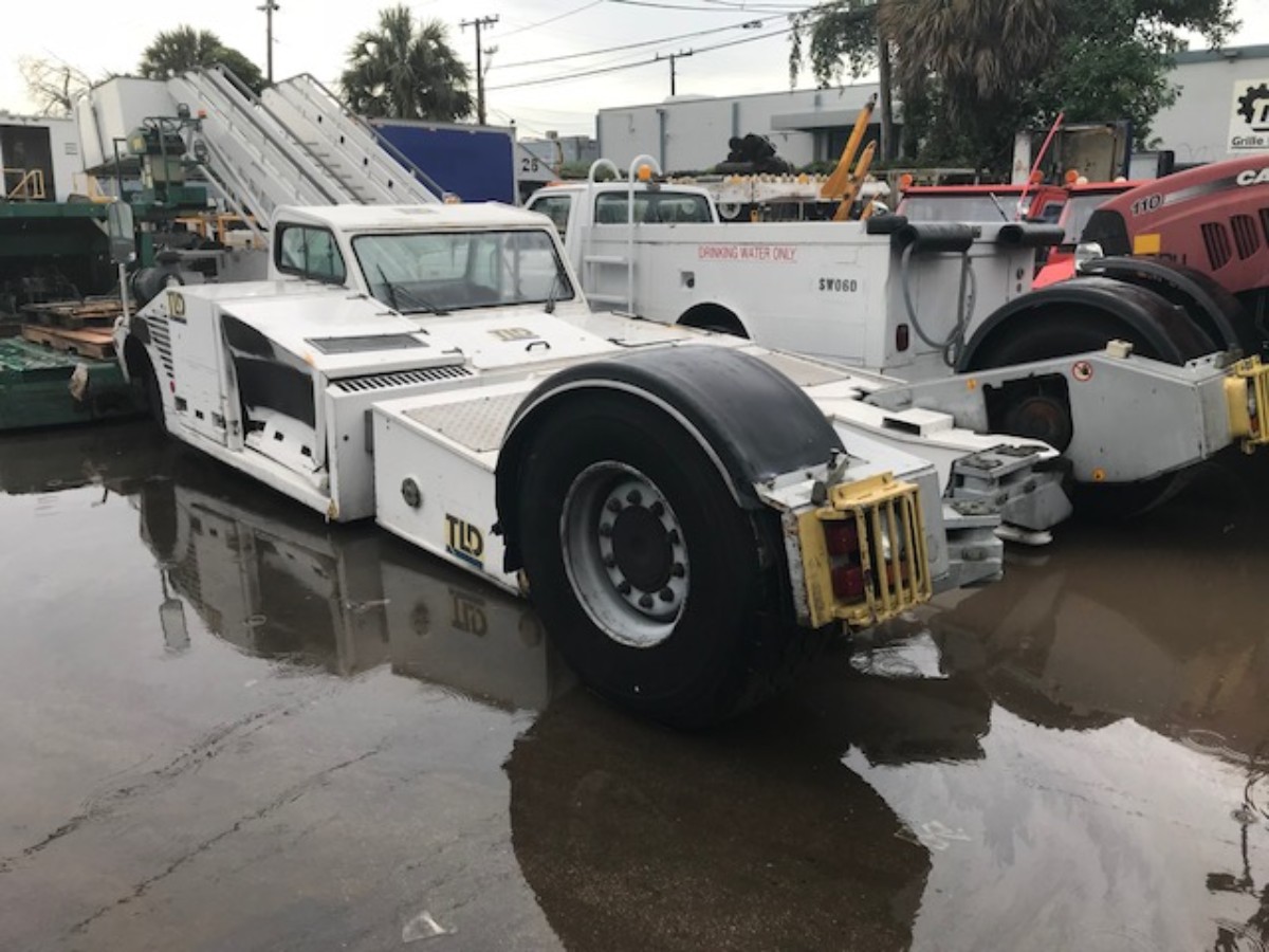 Towbarless Push Back Tractor TLD TPX-200 S