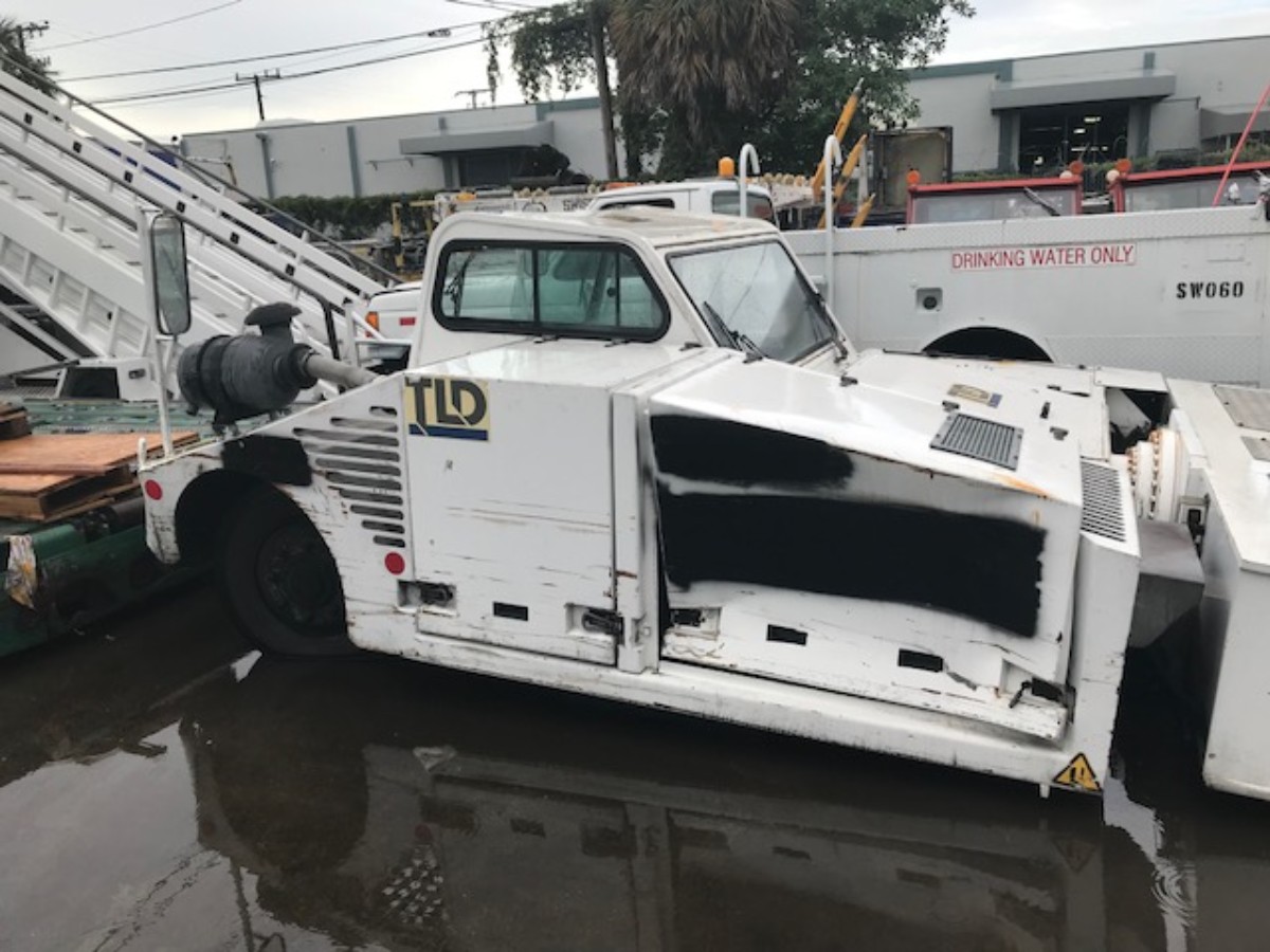 Towbarless Push Back Tractor TLD TPX-200 S