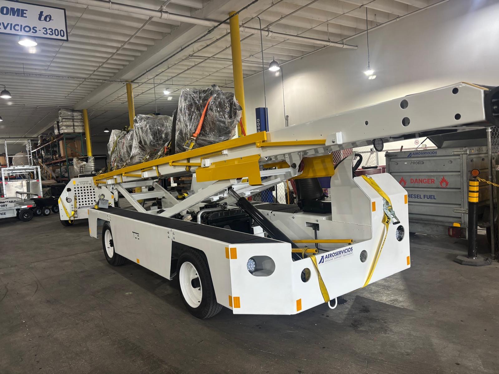 Belt Loader Tug 660