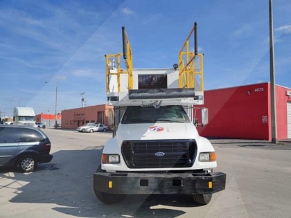 Cabin Service Truck Ford/Global Ground Support F-750 / 1SB210