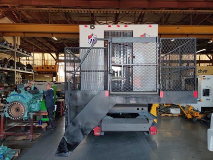 Cabin Service Truck Ford/Global Ground Support F-750 / 1SB210