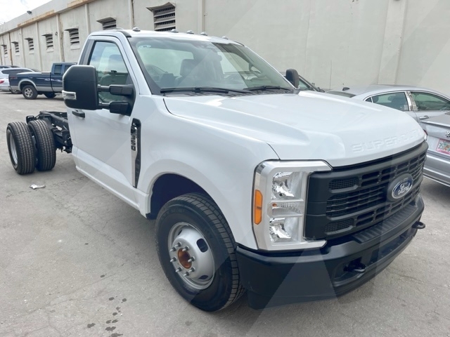 Bobtail Ford/Standard GSE F-350/BTT-5G