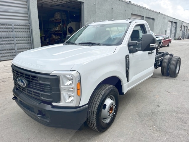 Bobtail Ford/Standard GSE F-350/BTT-5G