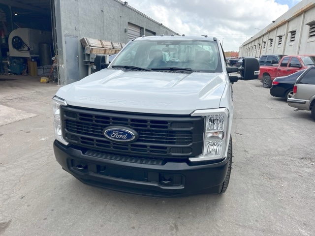 Bobtail Ford/Standard GSE F-350/BTT-5G