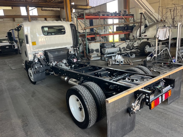 Truck Chassis Isuzu NPR - Gasoline