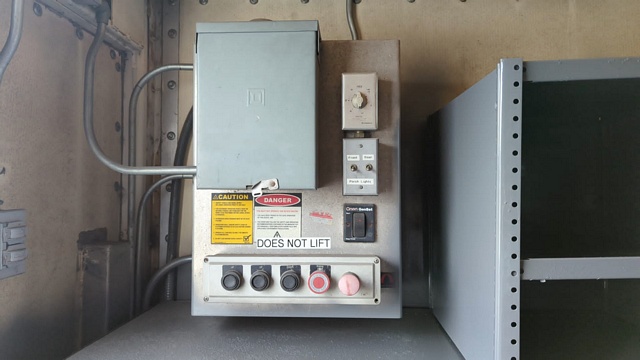 Cabin Service Truck Ford/Tesco F-750/CST 16'