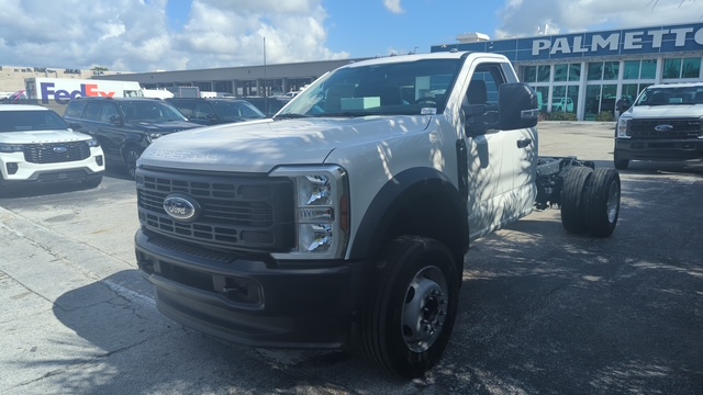 Truck Chassis Ford F-600
