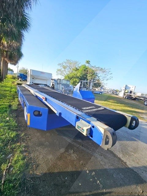 Belt Loader Tug 660E