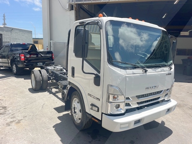 Truck Chassis Isuzu NPR - Gasoline