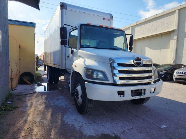 Truck Chassis Hino 268