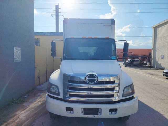 Truck Chassis Hino 268