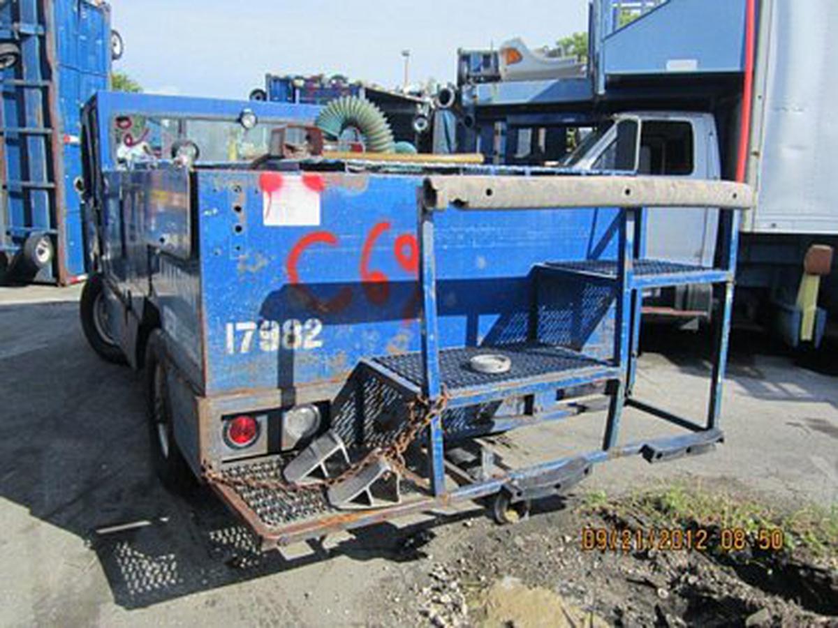 Lavatory Truck  Lift-A-Loft APV- LAV