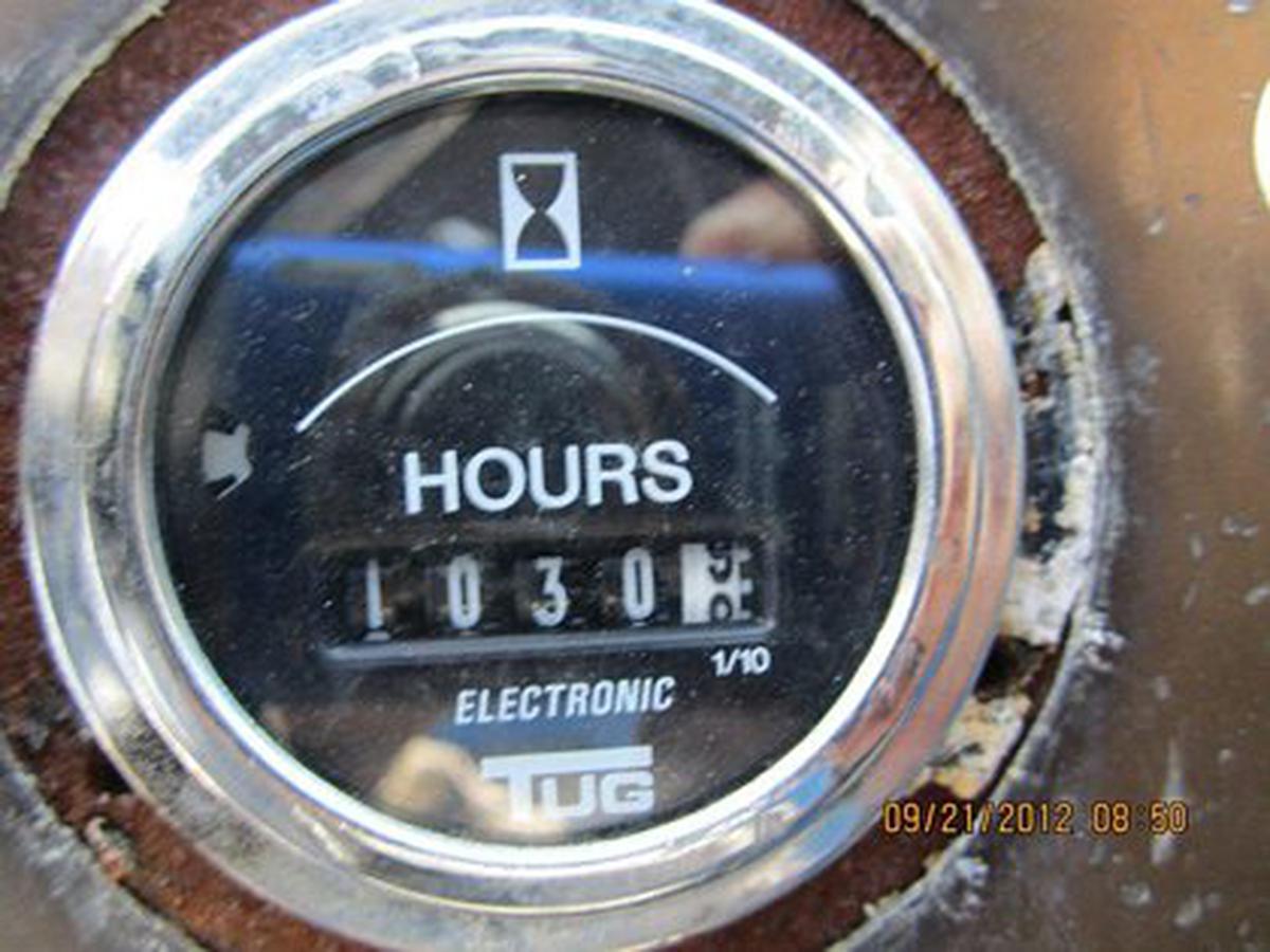 Lavatory Truck  Lift-A-Loft APV- LAV