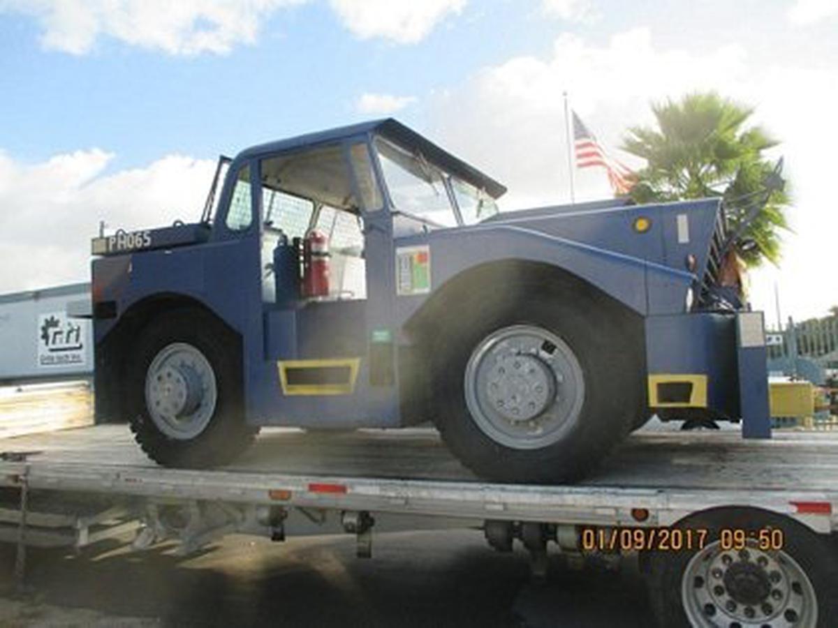 Push Back Tractor Hough-Paymover T-300