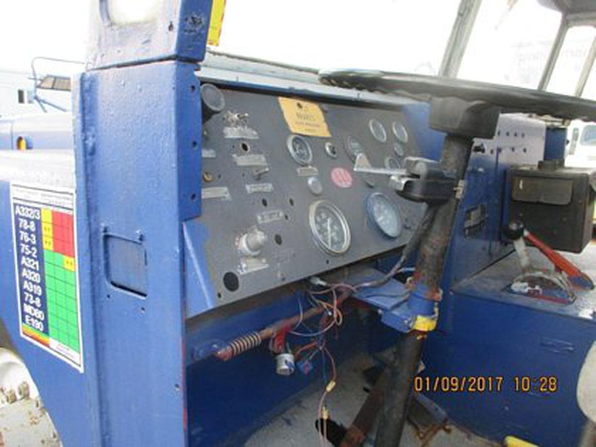 Push Back Tractor Hough-Paymover T-300