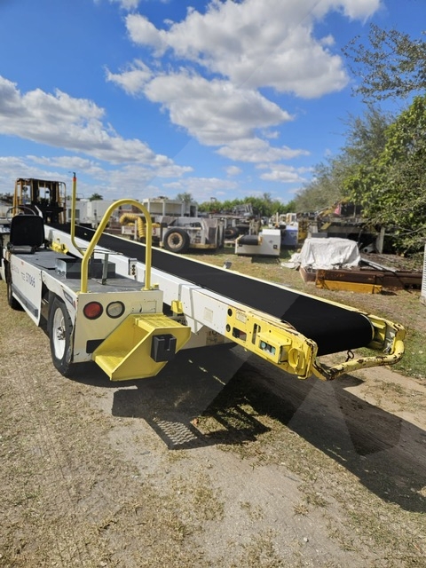 Belt Loader Tug 660E