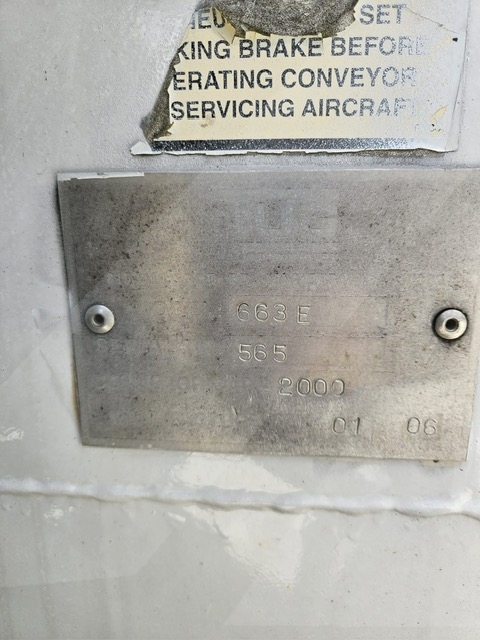 Belt Loader Tug 660E