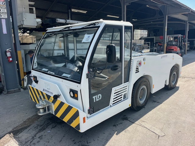 Push Back Tractor TLD TMX-150-15 Tier 4F
