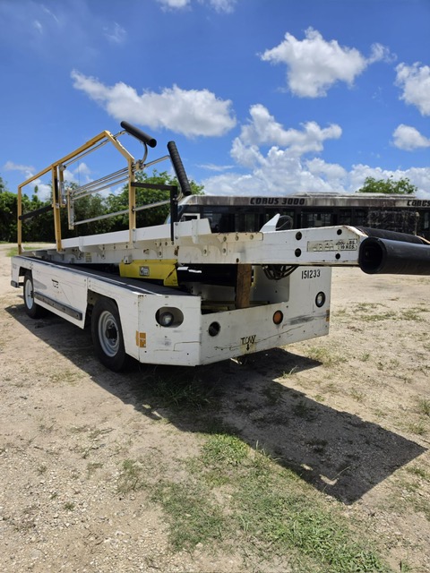 Belt Loader Tug 660
