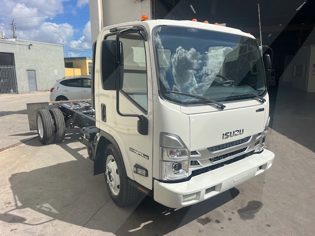 Truck Chassis Isuzu NPR - Gasoline