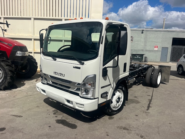 Truck Chassis Isuzu NPR - Gasoline