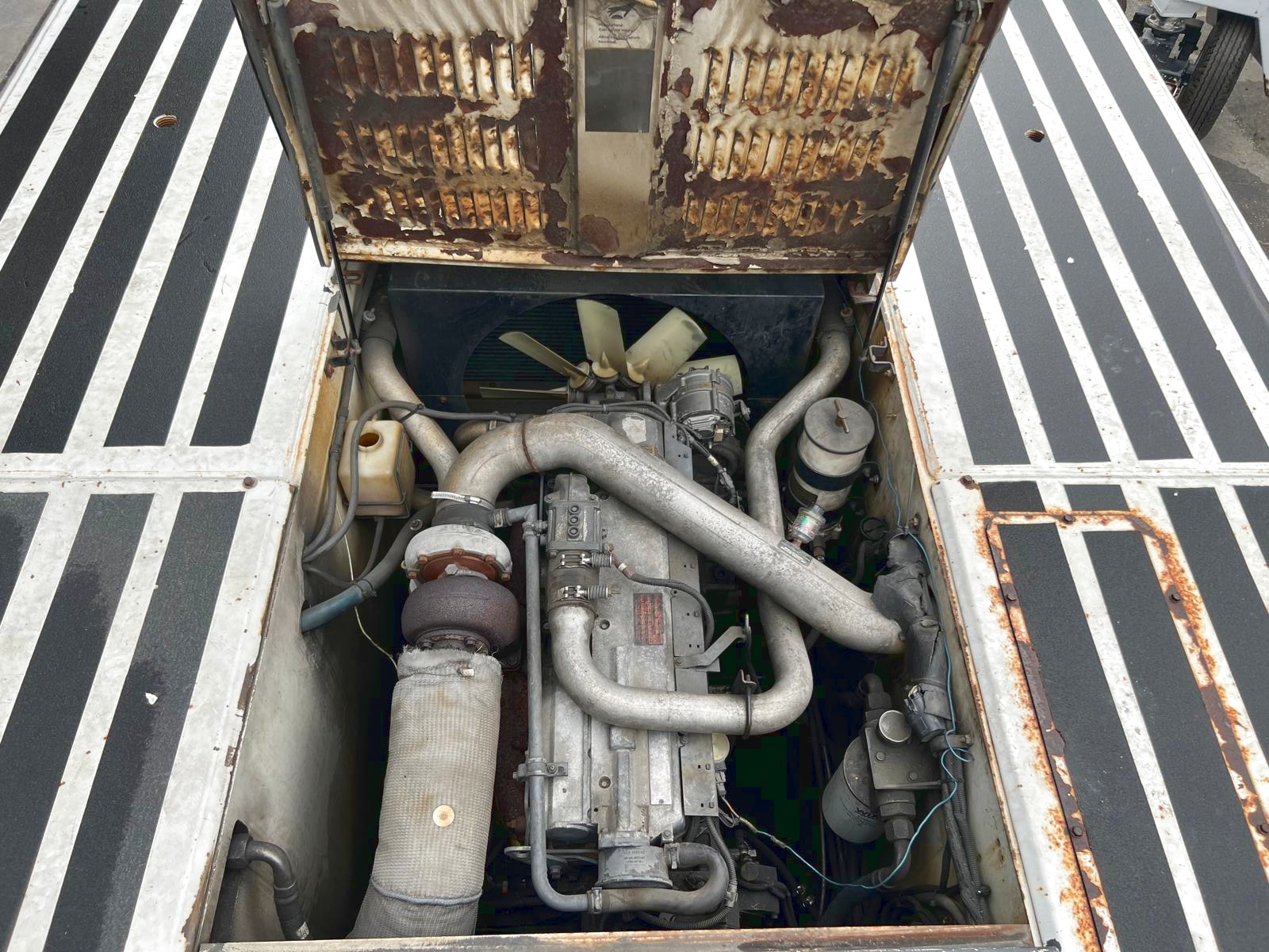 Push Back Tractor S&S GT-110