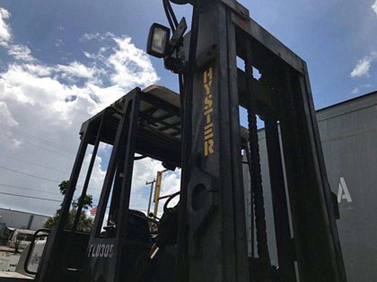 2000 Hyster H210XL