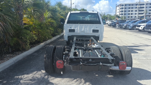 Truck Chassis Ford F-600