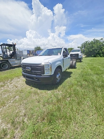 Truck Chassis Ford F-350 XL SD 2024