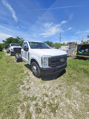Truck Chassis Ford F-350 XL SD 2024