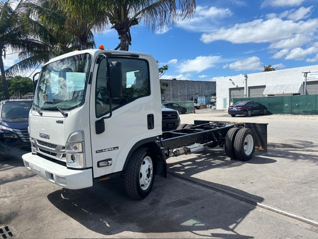 Truck Chassis Isuzu NPR - Gasoline